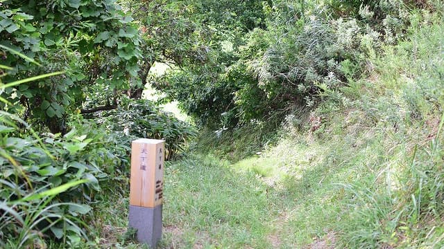 秋田県男鹿市の旅行で訪れた観光名所、脇本城の天下道