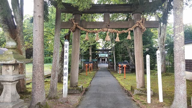 秋田県北秋田市の旅行で訪れた観光名所、綴子地区の江戸遺跡＿綴子神社