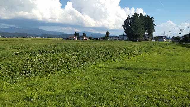 秋田県仙北郡の旅行で訪れた観光名所、本堂城＿土塁跡