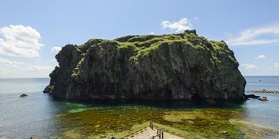 山形県酒田市の旅行で訪れた観光名所、御積島