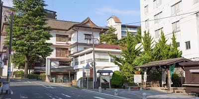 山形県上山市の旅行で訪れた観光名所、かみのやま温泉