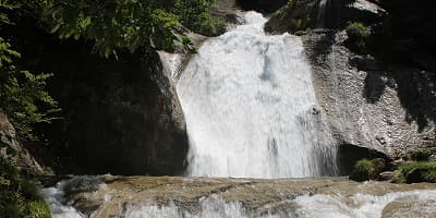 山形県上山市の旅行で訪れた観光名所、萱滝