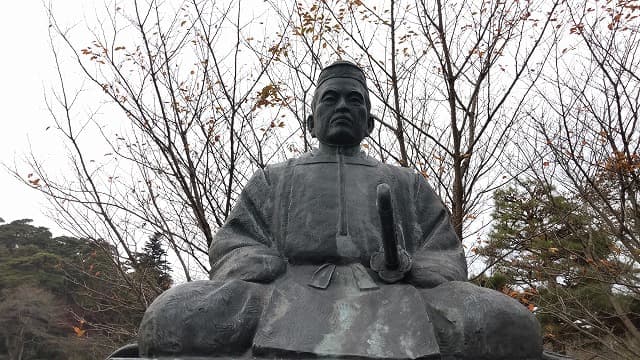 福島県白河市の旅行で訪れた観光名所、南湖公園＿松平定信像