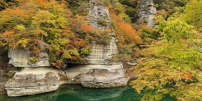 福島県南会津郡の旅行で訪れた観光名所、塔のへつり