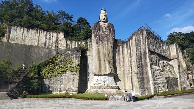 栃木県宇都宮市の旅行で訪れた観光名所、大谷平和観音