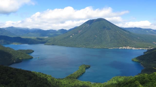 栃木県日光市の旅行で訪れた観光名所、中宮祠湖（中禅寺湖）湖畔