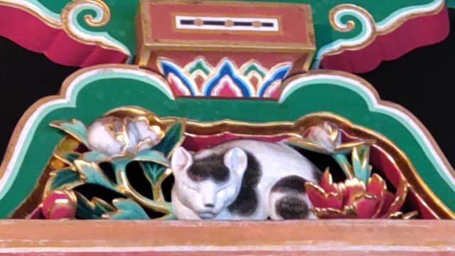 栃木県日光市の旅行で訪れた観光名所、国宝の眠り猫