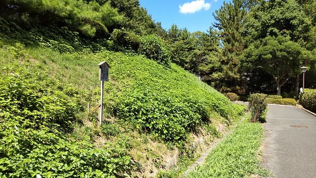 埼玉県行田市の旅行で訪れた観光名所、忍城の本丸土塁跡