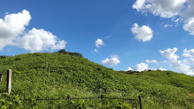 埼玉県行田市の旅行で訪れた観光名所、埼玉古墳群の鉄砲山古墳