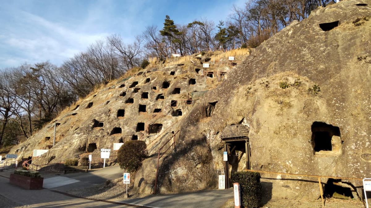 埼玉県比企郡の旅行で訪れた観光名所、吉見百穴