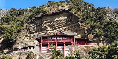 千葉県館山市の旅行で訪れた観光名所、大福寺（崖観音）