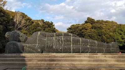 千葉県館山市のまち旅（旅行、観光）で見つけた、萬徳寺釈迦涅槃仏