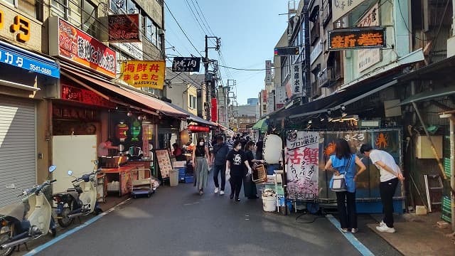 東京都中央区の旅行で訪れた観光名所、築地場外市場