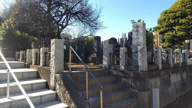 東京都新宿区の山鹿素行墓