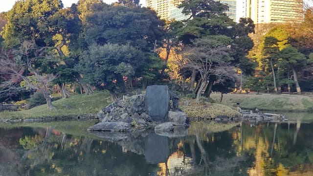 東京都文京区の旅行で訪れた観光名所、小石川後楽園の蓬莱島