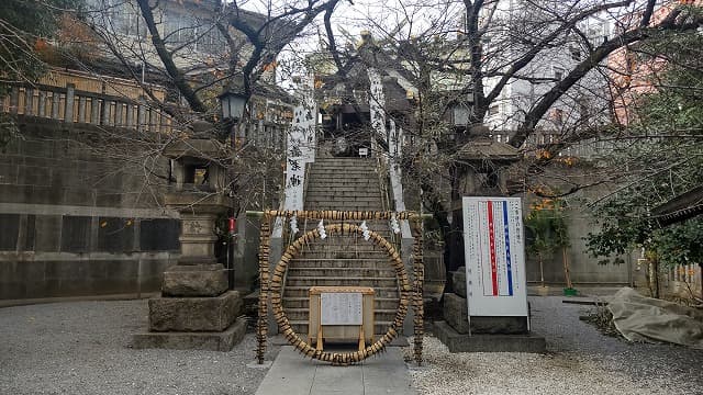 東京都台東区の根岸の元三島神社