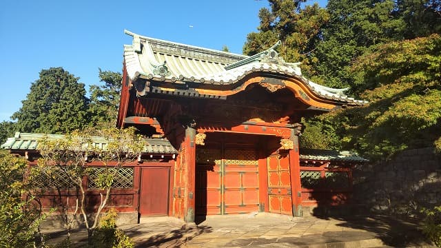 東京都台東区の寛永寺にある常憲院霊廟勅額門