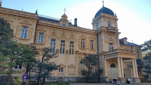 東京都台東区の旅行で訪れた観光名所、旧岩崎邸洋館の正面