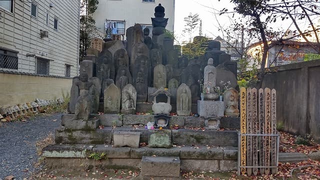 東京都江東区の旅行で訪れた観光名所、霊巌寺