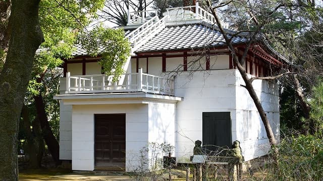 東京都中野区の旅行で訪れた観光名所、哲学堂公園の絶対城