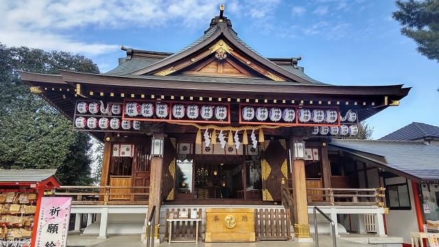 東京都中野区の旅行で訪れた観光名所、沼袋氷川神社の社殿