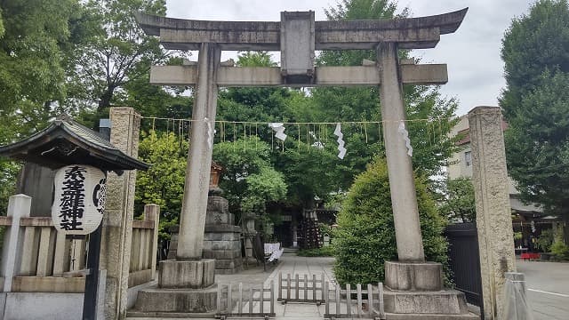 東京都荒川区の鳥居