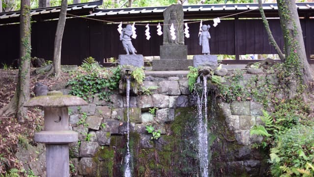 東京都調布市の深大寺の不動の滝