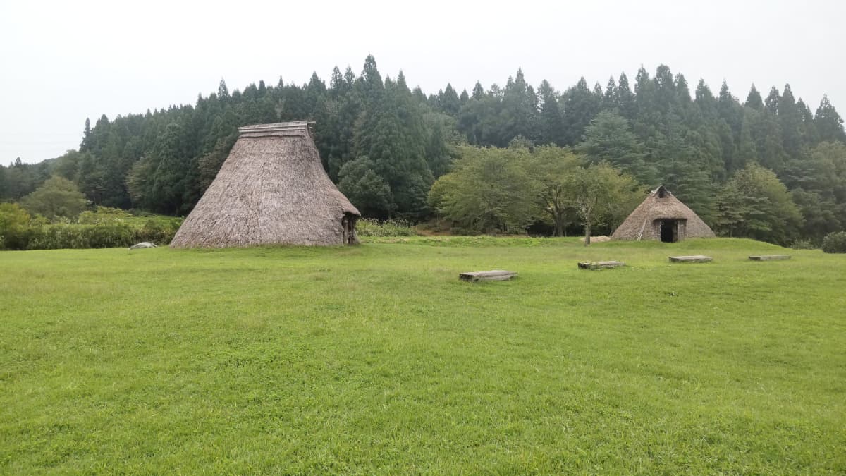 新潟県十日町市の旅行で訪れた観光名所、笹山遺跡