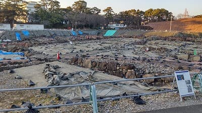 静岡県静岡市の旅行で訪れた観光名所、駿府城天守台発掘現場