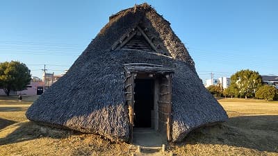 静岡県静岡市の旅行で訪れた観光名所、竪穴式住居