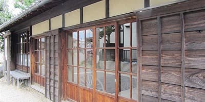 愛知県半田市の旅行で訪れた観光名所、新美南吉の生家