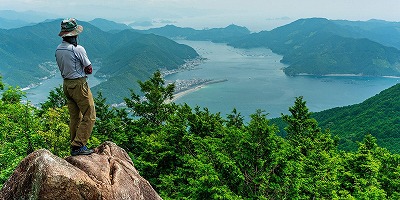 三重県尾鷲市の旅行で訪れた観光名所、おちょぼ岩