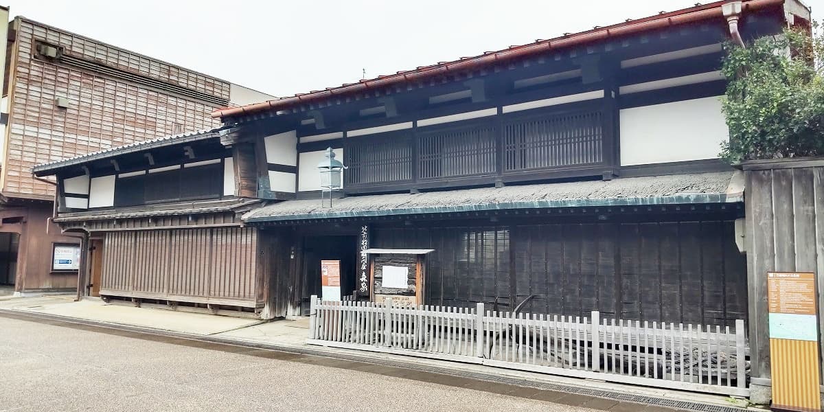 富山県富山市の旅行で訪れた観光名所、岩瀬町北前船廻船問屋群