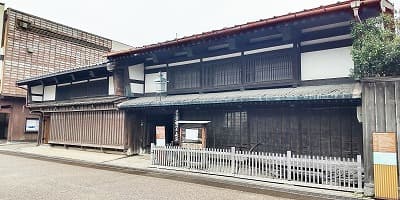 富山県の旅行で訪れた観光名所、岩瀬町北前船廻船問屋群