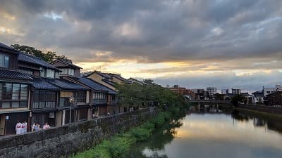 石川県金沢市の旅行で訪れた観光名所、浅野川と主計茶屋街