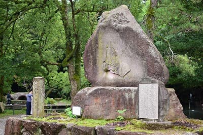 石川県金沢市の旅行で訪れた観光名所、尾山神社のお松の方像