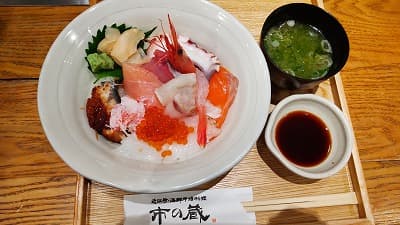 石川県で食べた大漁海鮮丼