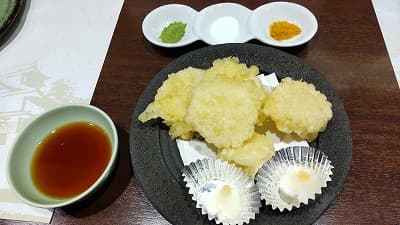 石川県で食べた加賀野菜のれんこんの天ぷら