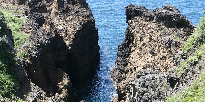 石川県羽咋郡の旅行で訪れた観光名所、義経の舟隠し