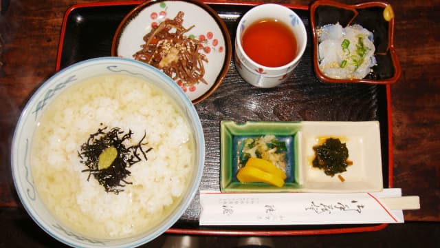 島根県を旅行、観光したときのグルメ、うずめ飯