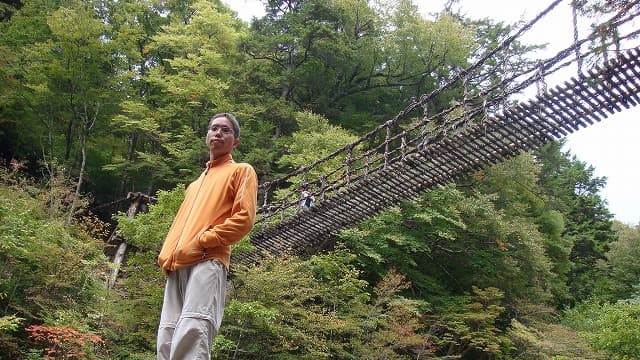 徳島県三好市の旅行で訪れた観光名所、二重かずら橋