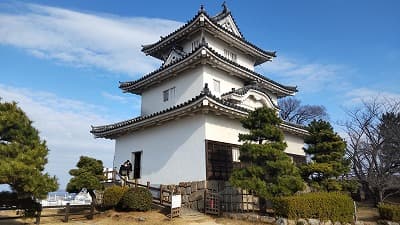 香川県丸亀市の旅行で訪れた観光名所、天守