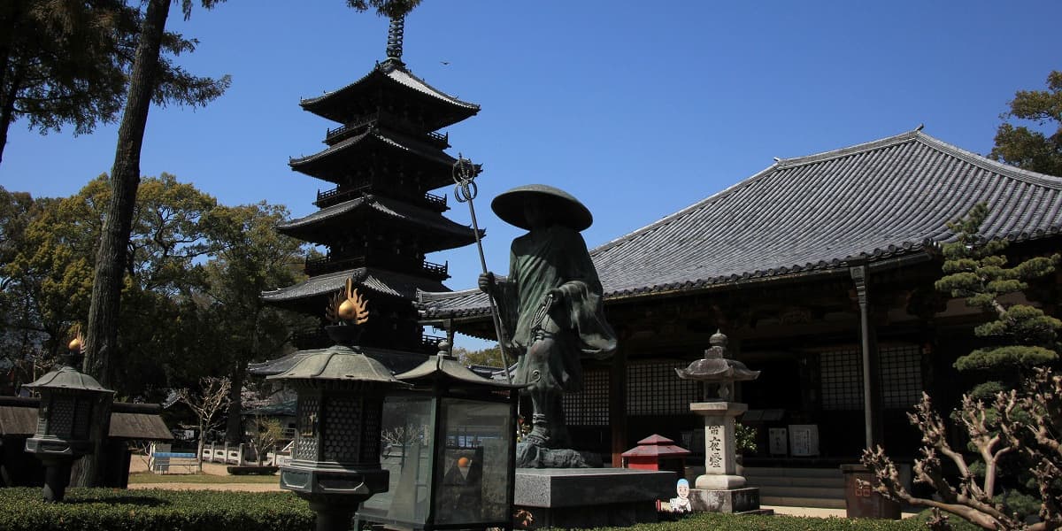 香川県三豊市の旅行で訪れた観光名所、本山寺