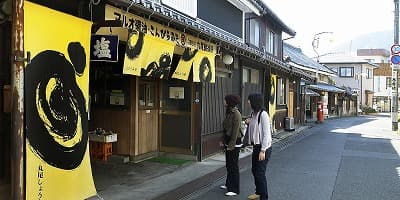 香川県丸亀市の旅行で訪れた観光名所、こんぴら街道