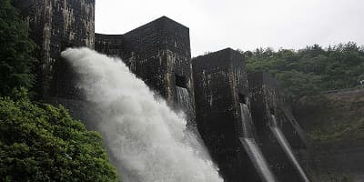 香川県観音寺市の旅行で訪れた観光名所、豊稔池ダム