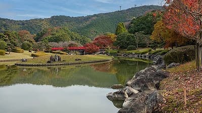 愛媛県宇和島市の旅行で訪れた観光名所、南楽園の下の池