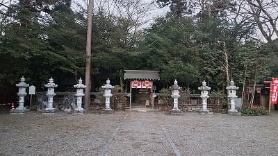 愛媛県大洲市の旅行で訪れた観光名所、石燈籠と摂社