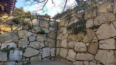 愛媛県四国中央市の旅行で訪れた観光名所、川之江城の石垣