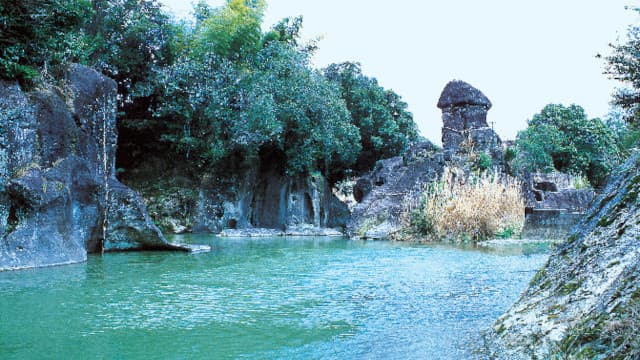 宮崎県小林市の陰陽石