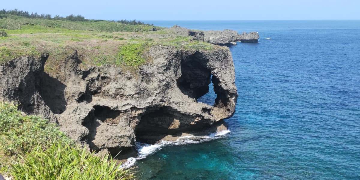 沖縄県国頭郡の旅行で訪れた観光名所、万座毛